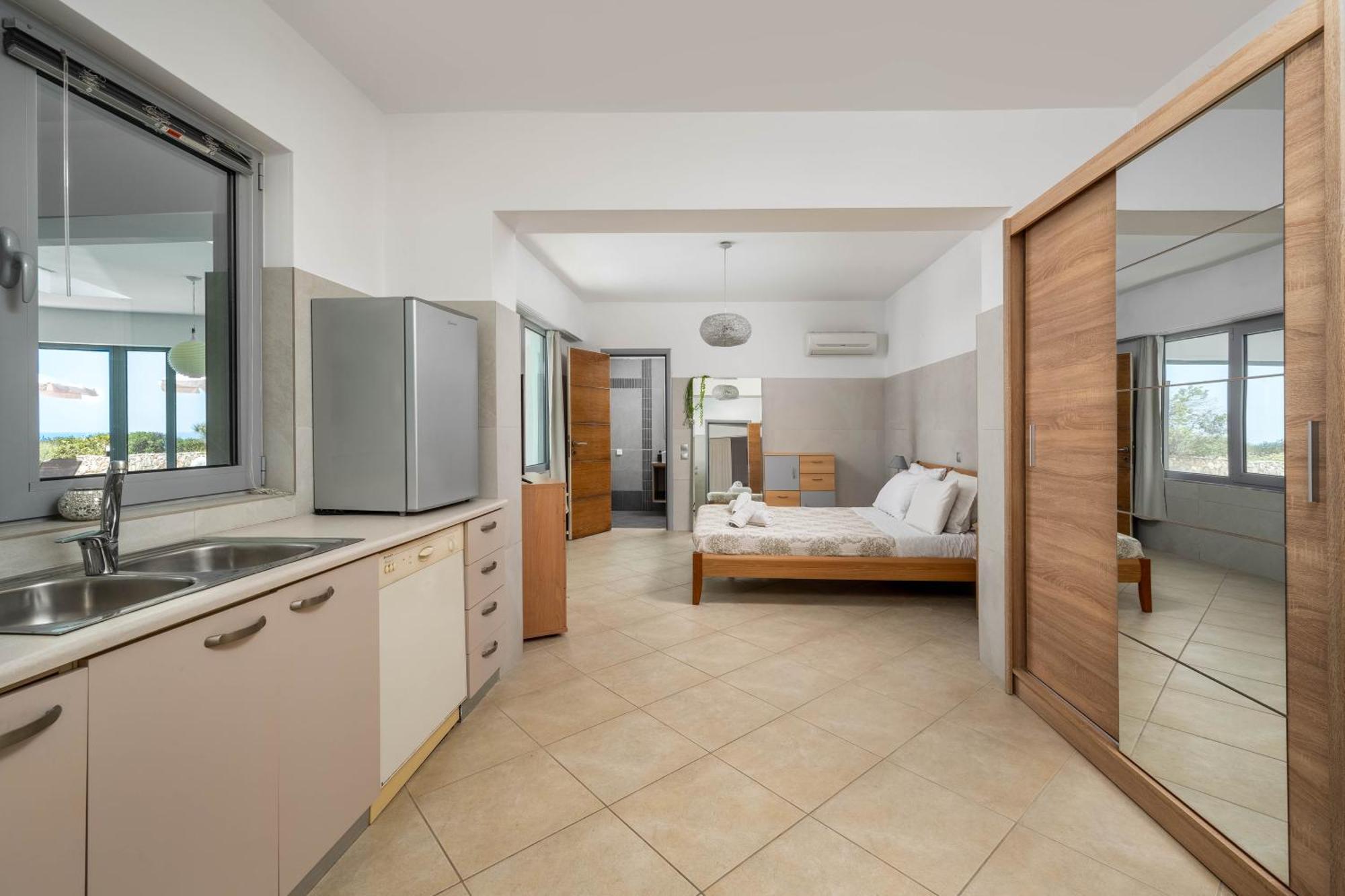 Villa Zafira - Seaview Manor With Heated Pool Kallithea  Exterior photo